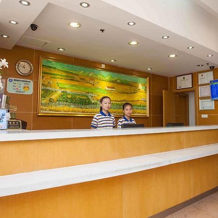 7Days Inn Chengdu North Railway Station Экстерьер фото