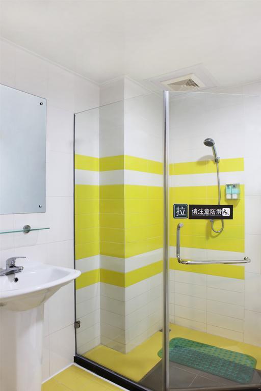 7Days Inn Chengdu North Railway Station Экстерьер фото