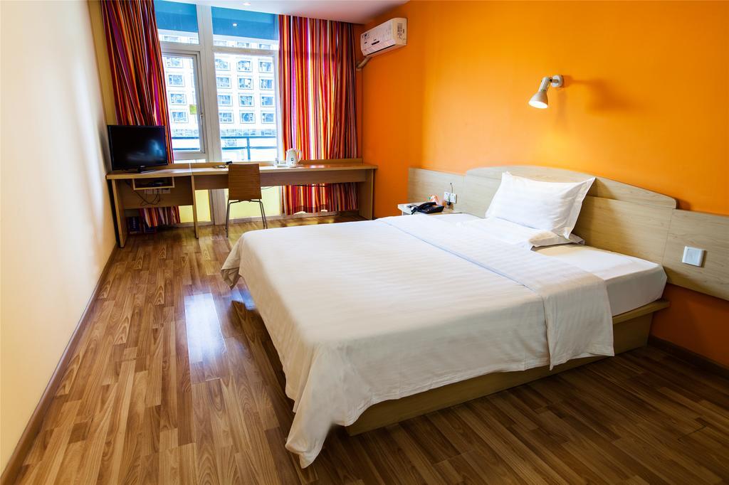 7Days Inn Chengdu North Railway Station Экстерьер фото