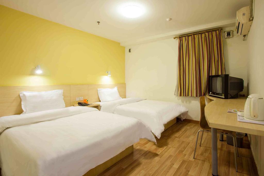 7Days Inn Chengdu North Railway Station Номер фото